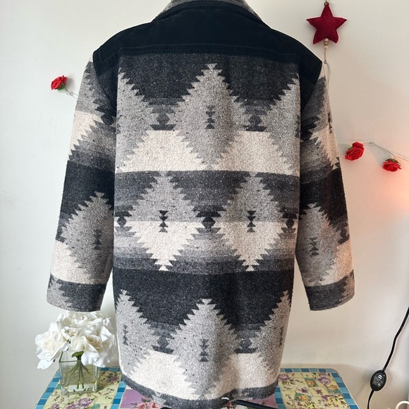 Women's Men’s Aztec Tribal Alpaca Wool Black and Gray Patterned Coat M L XL - Picture 6 of 13